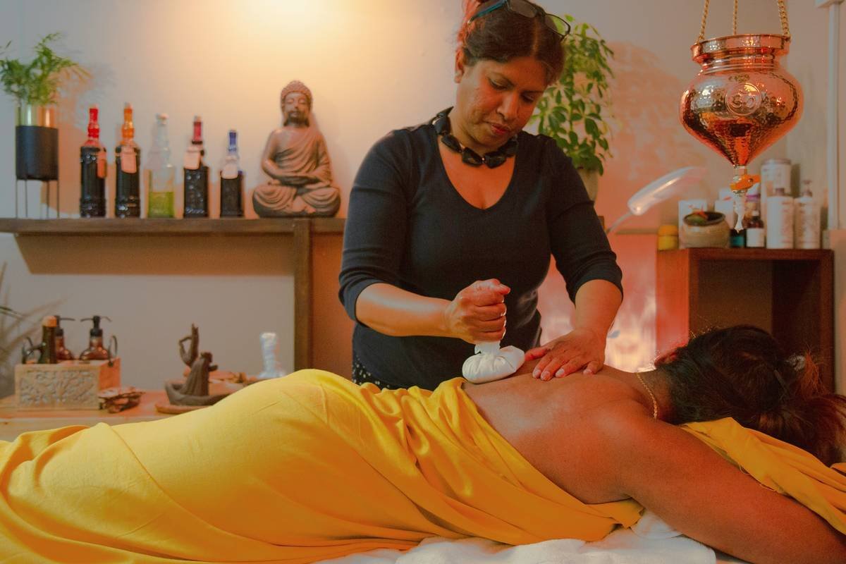 Body massage of Lalana Sri Lankan Beauty Studio, Liverpool, UK. Photo by/ Anuruddha Lokuhapuarachchi
